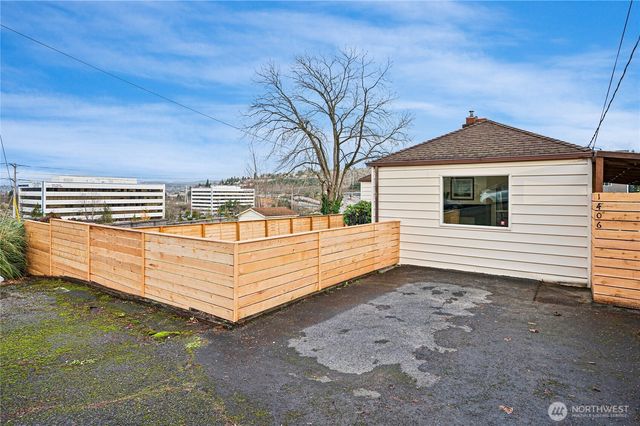 1406 Shattuck Avenue S, Renton, WA 98055