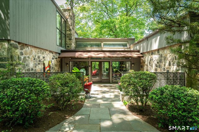 147 Highline Trail, Stamford, CT 06902
