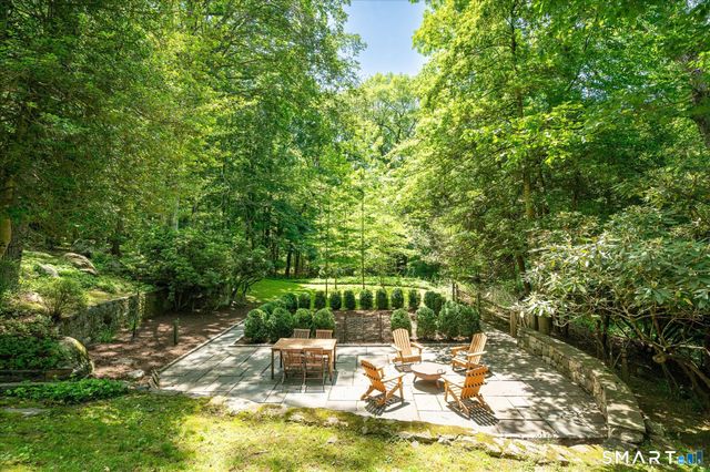 147 Highline Trail, Stamford, CT 06902