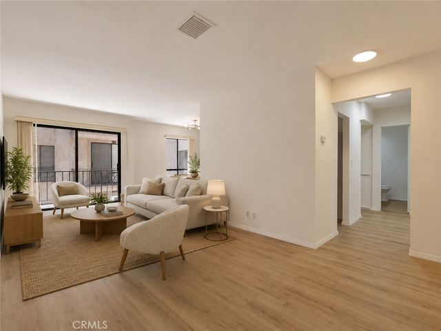 7300 Franklin Avenue 354, Los Angeles, CA 90046