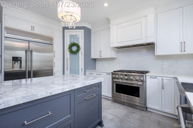3276 Kern Road, Orion Charter Township, MI 48360