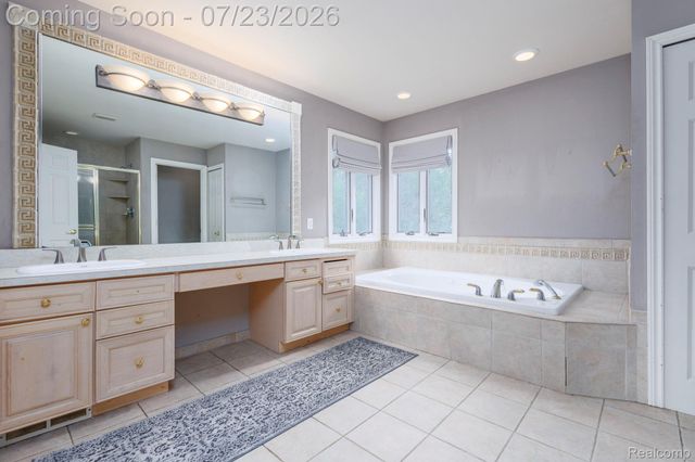 3276 Kern Road, Orion Charter Township, MI 48360