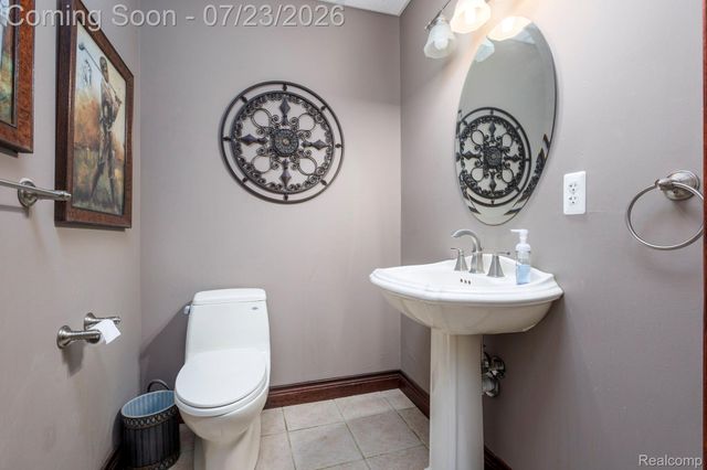 3276 Kern Road, Orion Charter Township, MI 48360