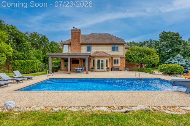 3276 Kern Road, Orion Charter Township, MI 48360