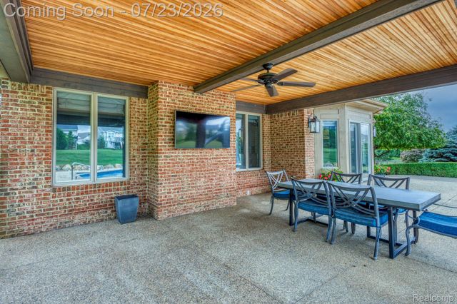 3276 Kern Road, Orion Charter Township, MI 48360