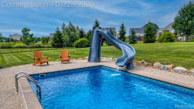 3276 Kern Road, Orion Charter Township, MI 48360