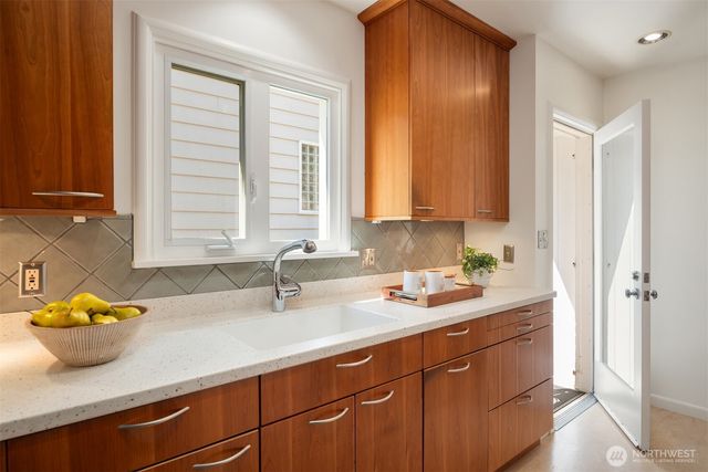 2313 47th Avenue SW, Seattle, WA 98116