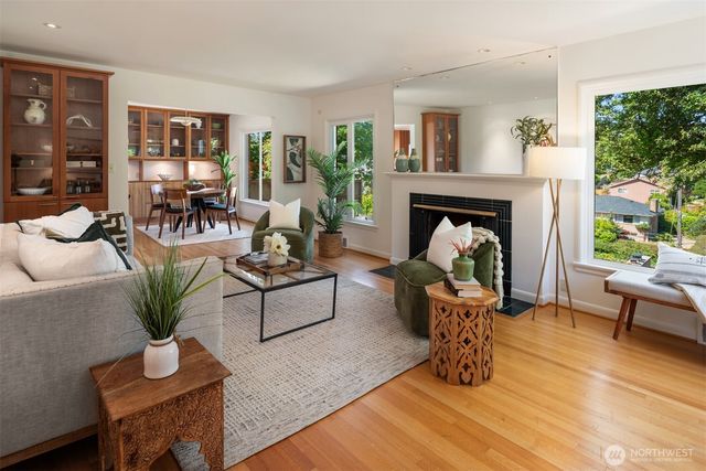 2313 47th Avenue SW, Seattle, WA 98116