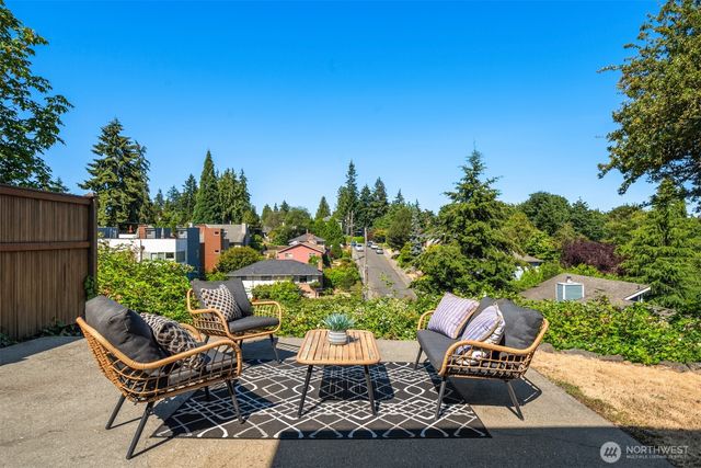 2313 47th Avenue SW, Seattle, WA 98116