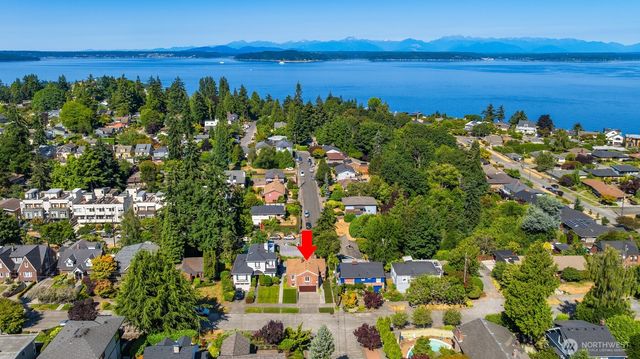 2313 47th Avenue SW, Seattle, WA 98116