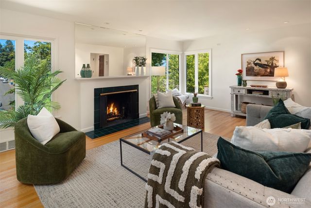2313 47th Avenue SW, Seattle, WA 98116