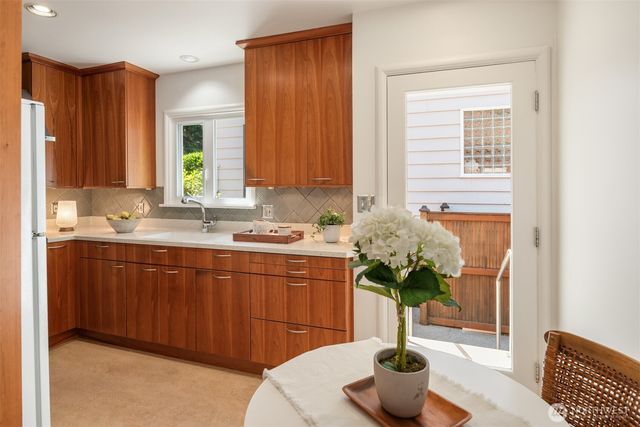 2313 47th Avenue SW, Seattle, WA 98116