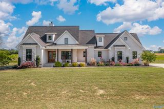 135 Caldwell Trail, Gadsden, AL 35901