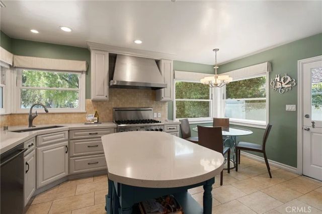 16538 Hartsook, Encino, CA 91436