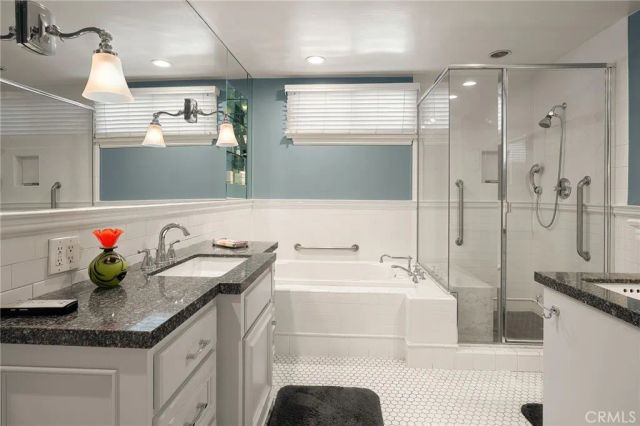 16538 Hartsook, Encino, CA 91436