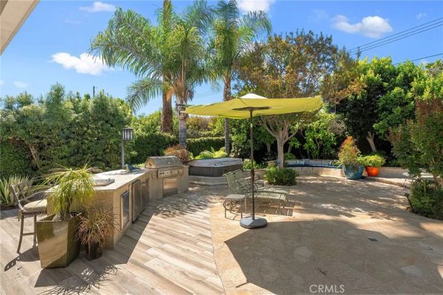 16538 Hartsook, Encino, CA 91436