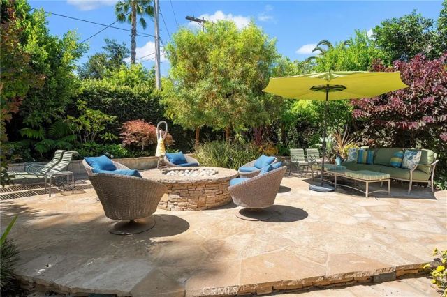 16538 Hartsook, Encino, CA 91436