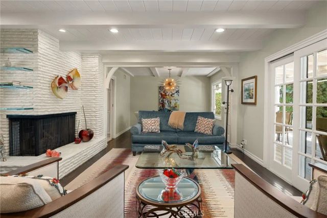 16538 Hartsook, Encino, CA 91436
