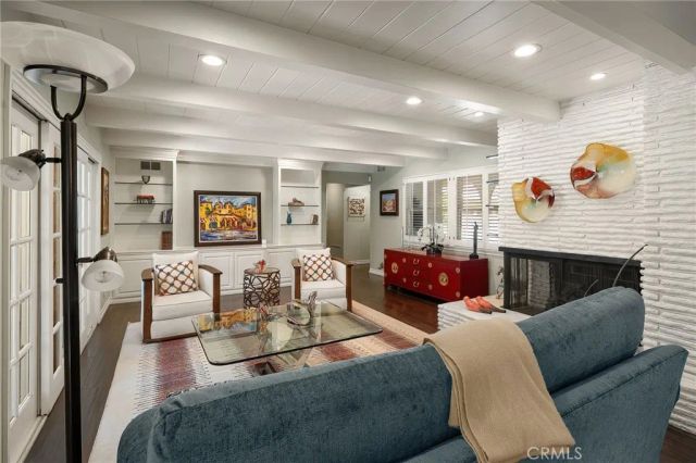 16538 Hartsook, Encino, CA 91436
