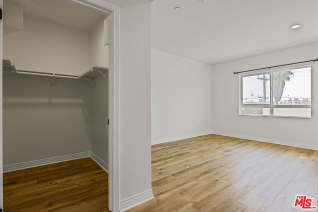 1061 S Oxford Avenue 403, Los Angeles, CA 90006