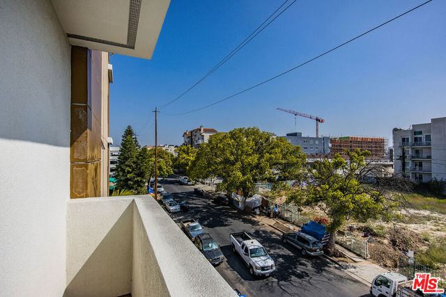 1061 S Oxford Avenue 403, Los Angeles, CA 90006