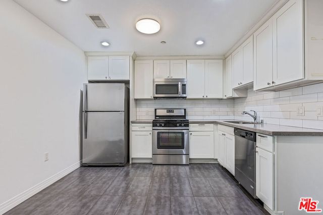 1061 S Oxford Avenue 403, Los Angeles, CA 90006