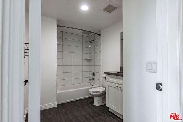 1061 S Oxford Avenue 403, Los Angeles, CA 90006