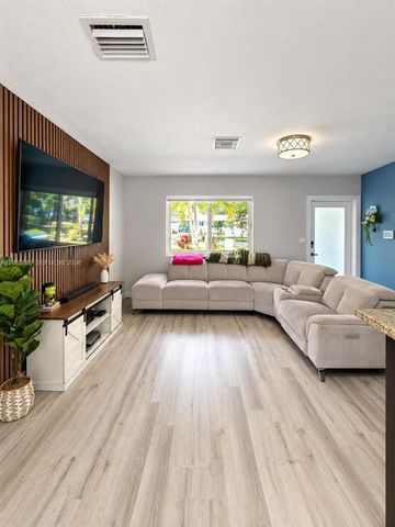 240 N 68th Avenue, Hollywood, FL 33024