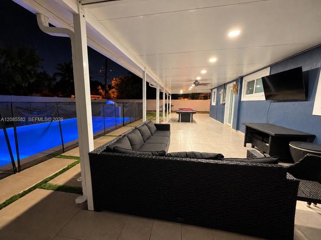 240 N 68th Avenue, Hollywood, FL 33024