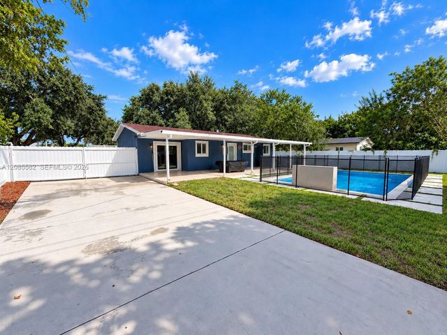 240 N 68th Avenue, Hollywood, FL 33024