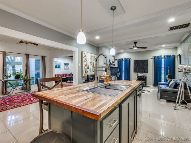 8918 S Lakewood Avenue, Tulsa, OK 74137