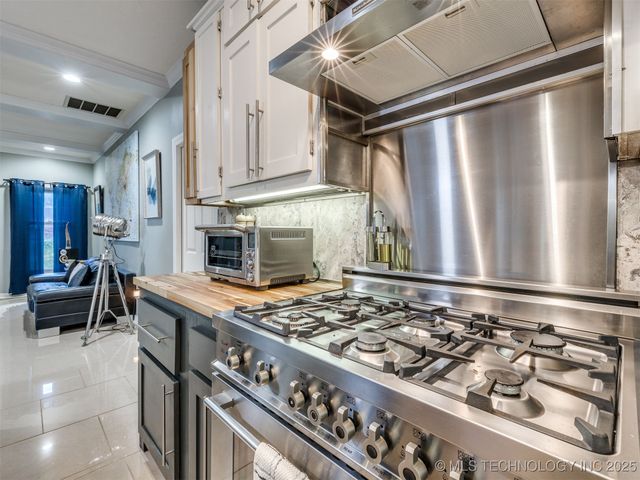 8918 S Lakewood Avenue, Tulsa, OK 74137