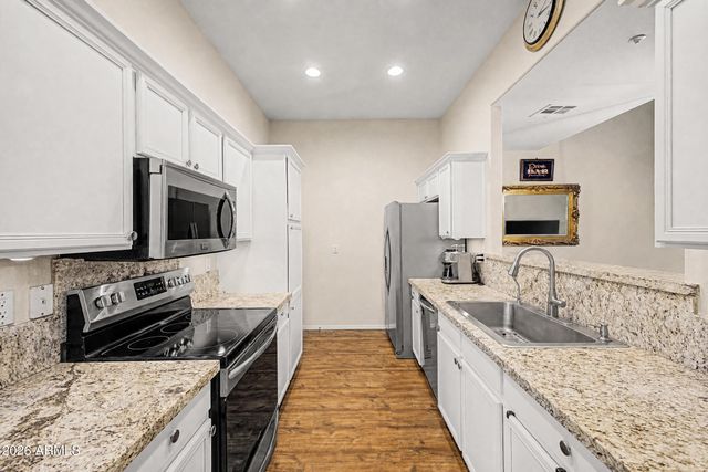 8127 W ZOE ELLA Way, Peoria, AZ 85382