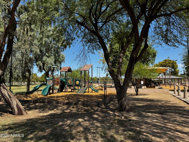 4256 N 82nd Street, Scottsdale, AZ 85251
