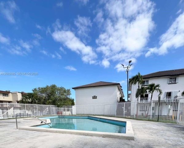 1100 SW 104th Ct E-103, Miami, FL 33174