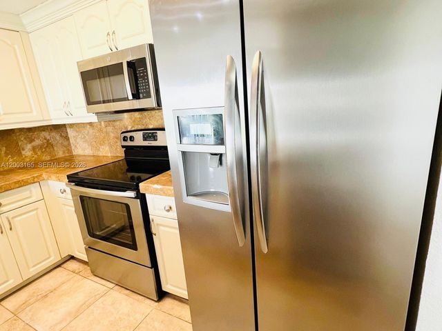 1100 SW 104th Ct E-103, Miami, FL 33174