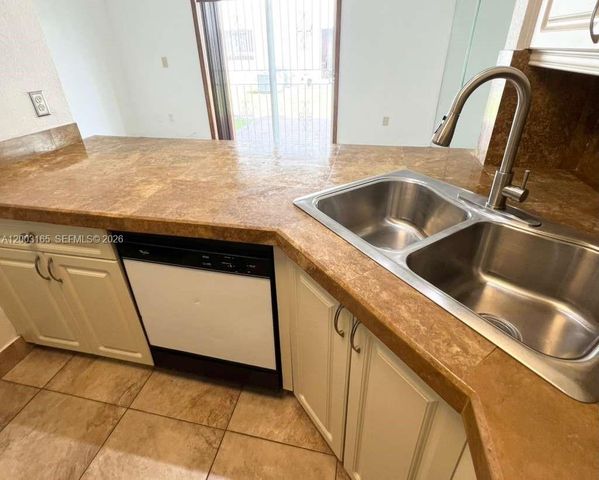 1100 SW 104th Ct E-103, Miami, FL 33174