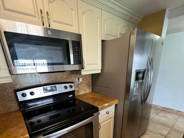 1100 SW 104th Ct E-103, Miami, FL 33174