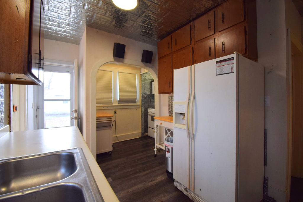 Image 14 of property listing at 1715 Oakland Avenue, Mt Vernon, IL 62864