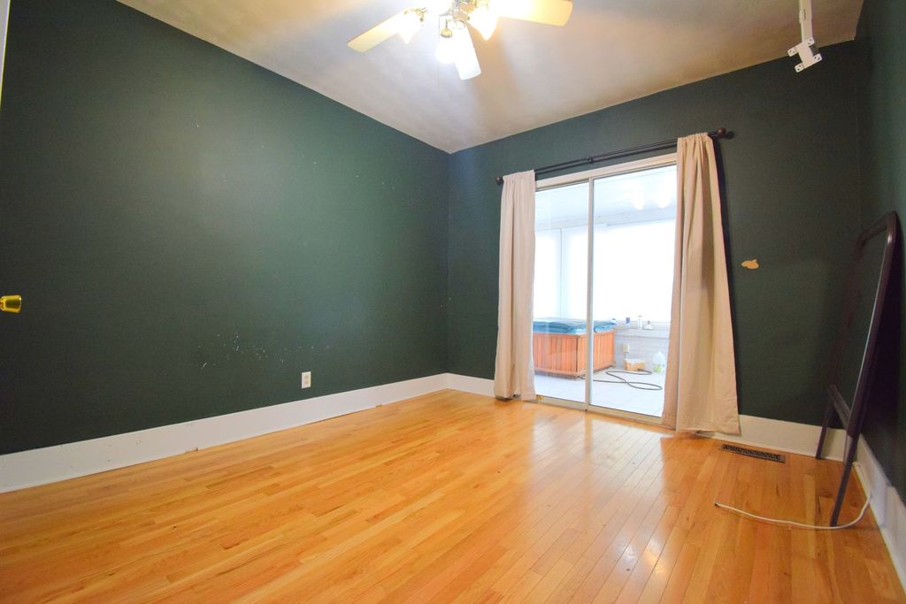 Image 20 of property listing at 1715 Oakland Avenue, Mt Vernon, IL 62864