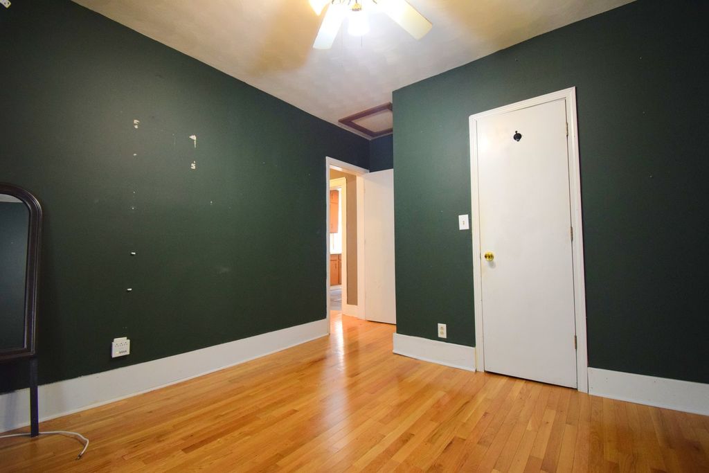 Image 21 of property listing at 1715 Oakland Avenue, Mt Vernon, IL 62864