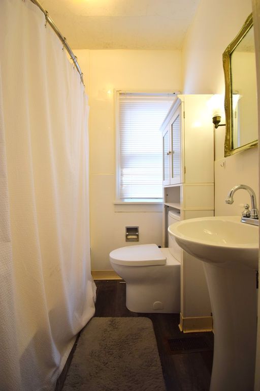 Image 24 of property listing at 1715 Oakland Avenue, Mt Vernon, IL 62864