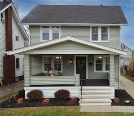 13433 Harlon Avenue, Lakewood, OH 44107