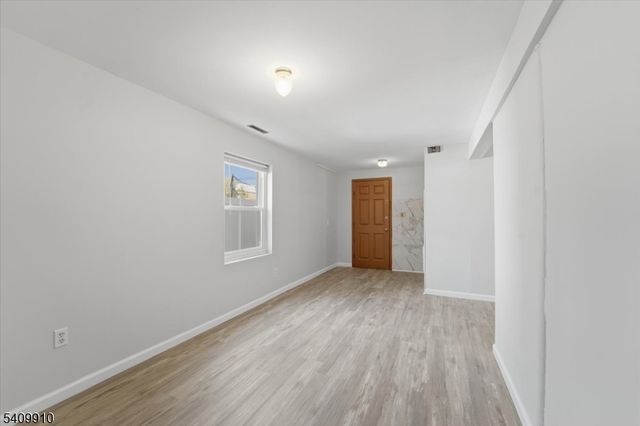 1109 Essex Ave, Linden City, NJ 07036