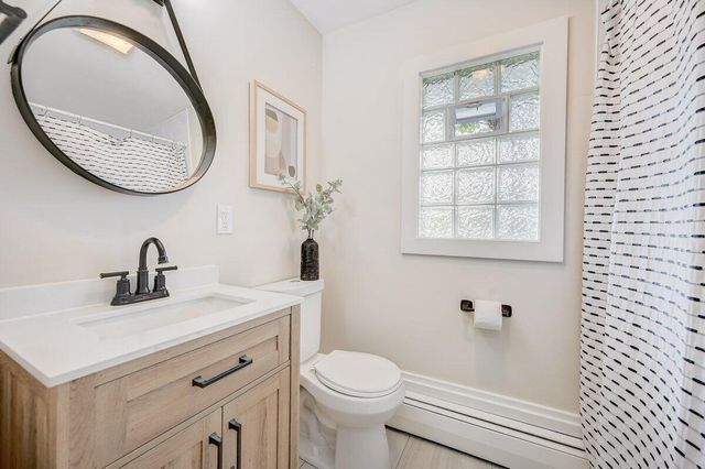 1532 N 124th STREET, Wauwatosa, WI 53226
