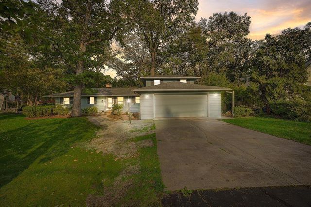 1532 N 124th STREET, Wauwatosa, WI 53226