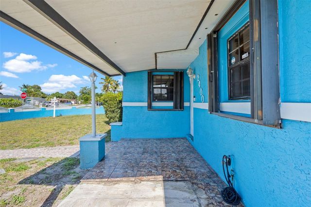 2400 NW 181st Ter, Miami Gardens, FL 33056