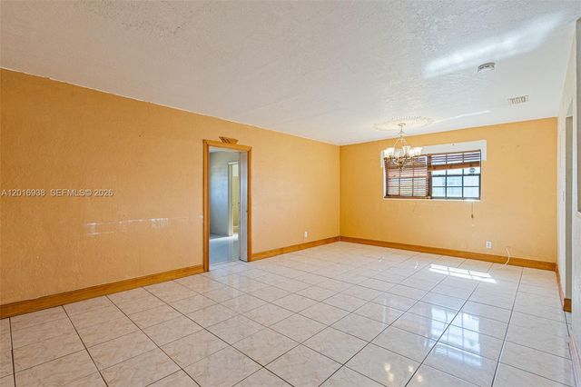 2400 NW 181st Ter, Miami Gardens, FL 33056