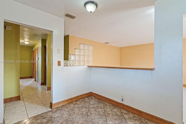 2400 NW 181st Ter, Miami Gardens, FL 33056