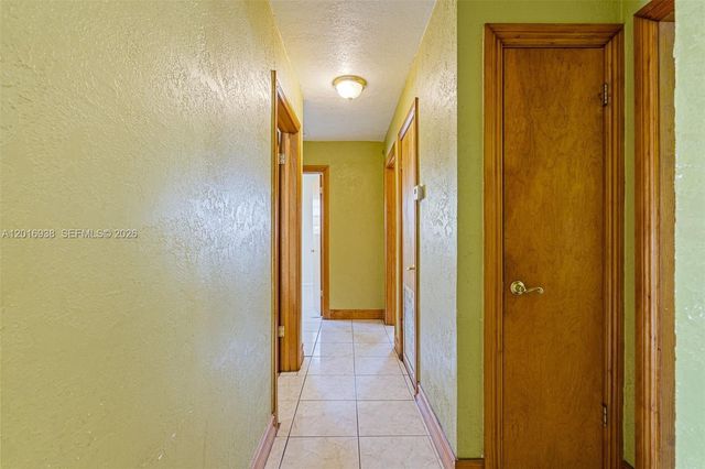 2400 NW 181st Ter, Miami Gardens, FL 33056
